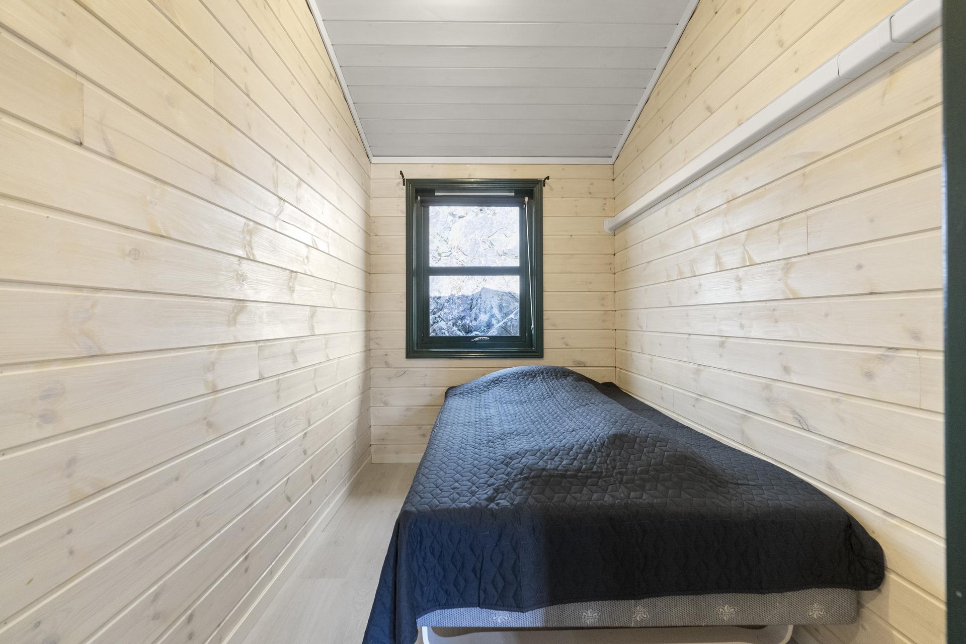 - Boligen har i alt 4 soverom som ligger fint plassert vegg-i-vegg med hverandre -