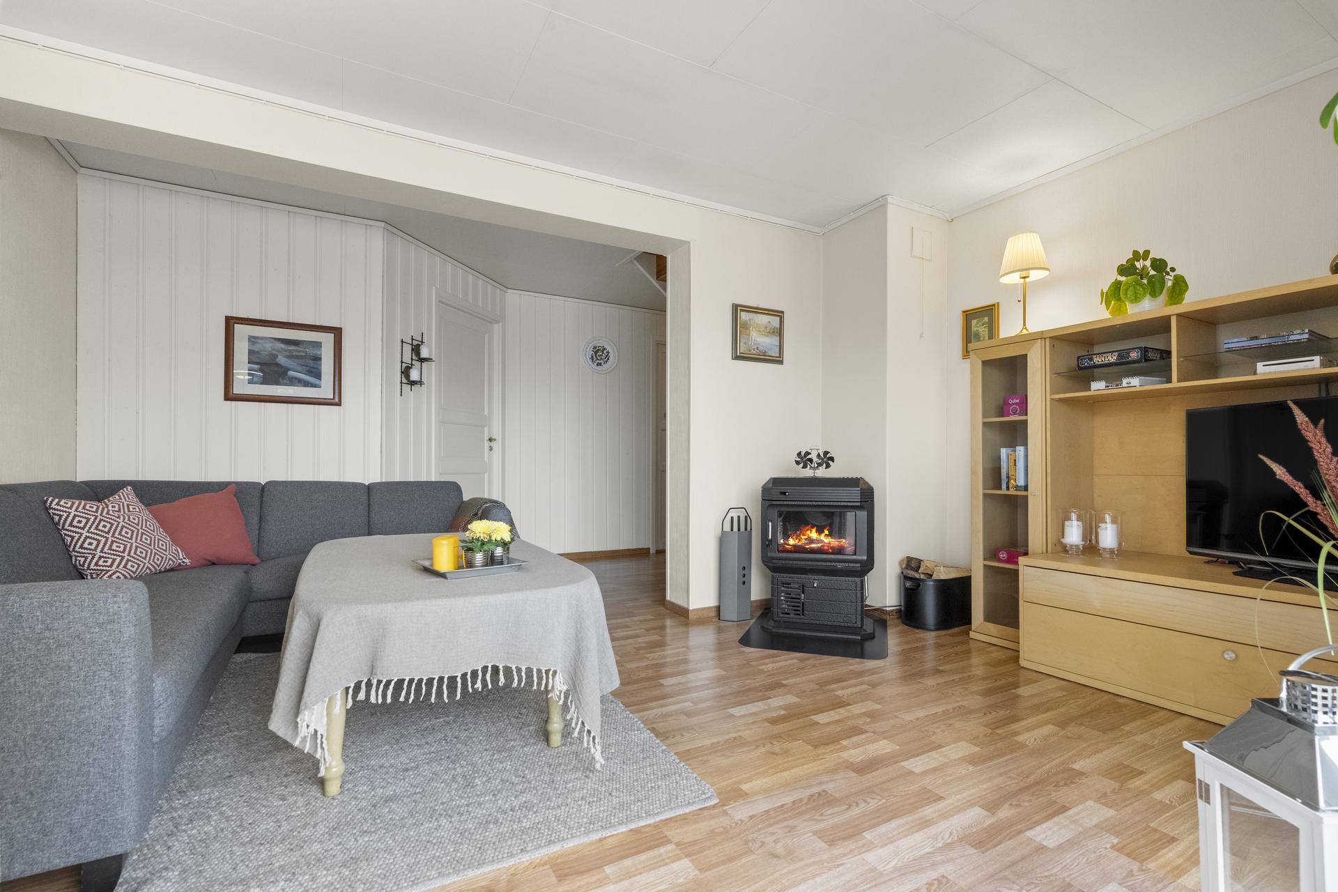 - Gulvflater belagt med parkett, laminat og gulvbelegg -  
