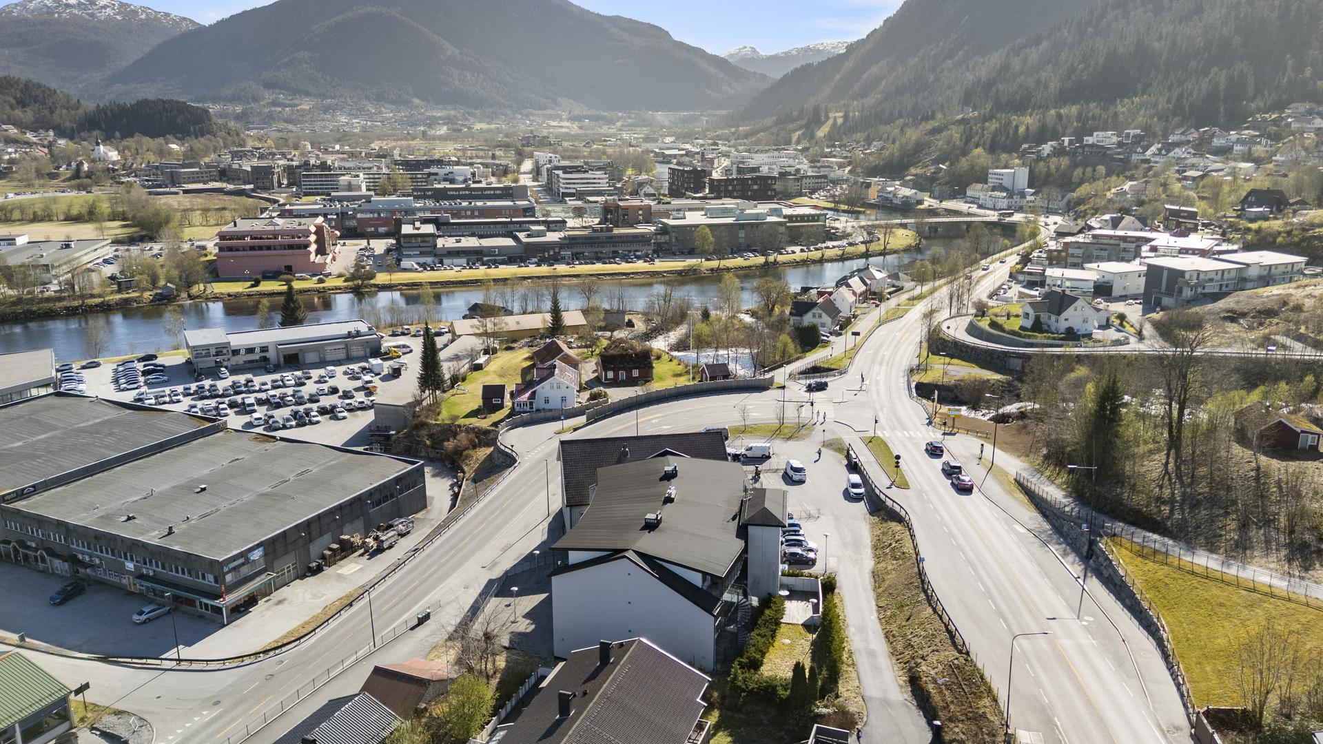- Leiligheten har en sentral beliggenhet med kort vei til alle fasiliteter - 