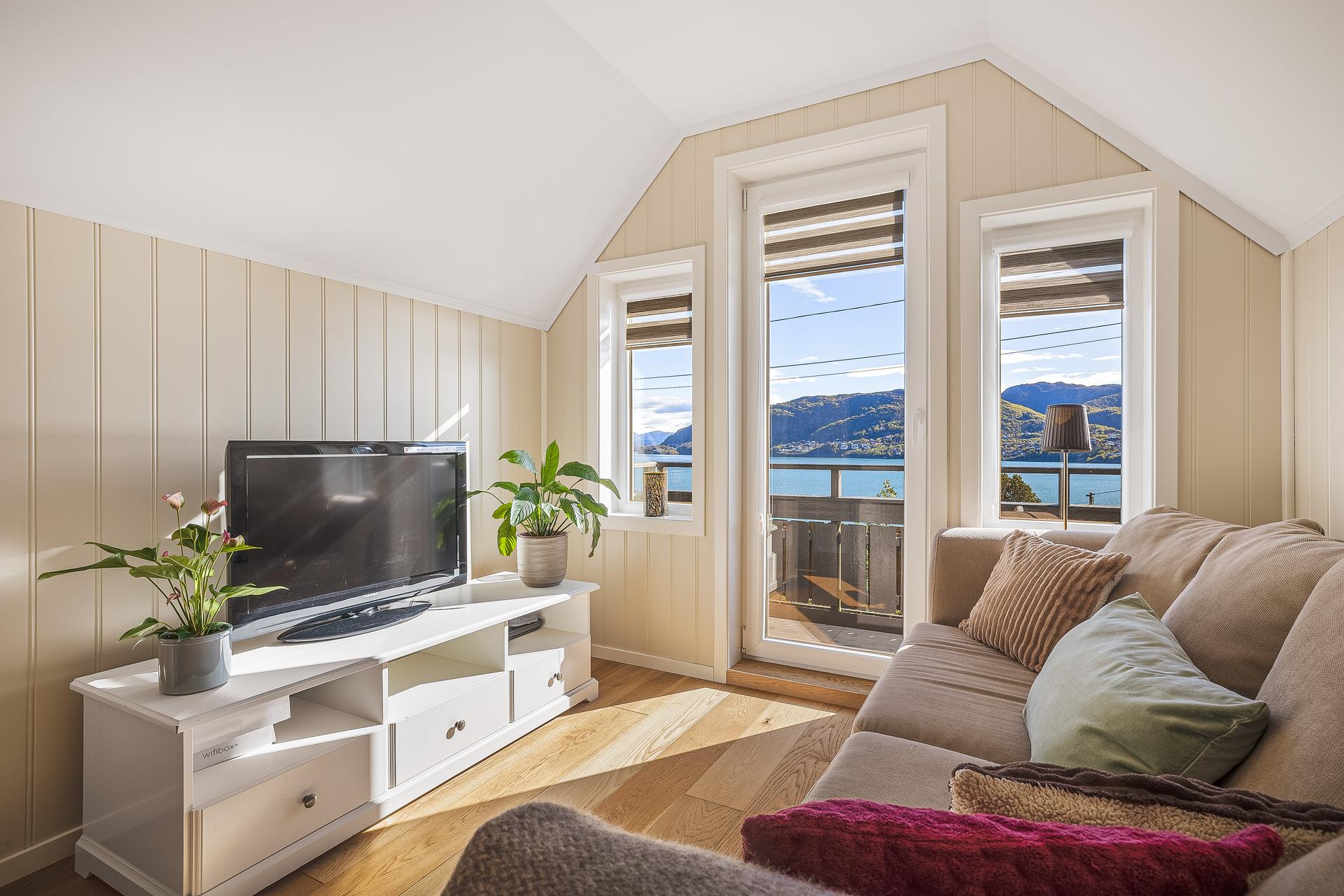 Rommet er i dag innredet som en loftstue. 