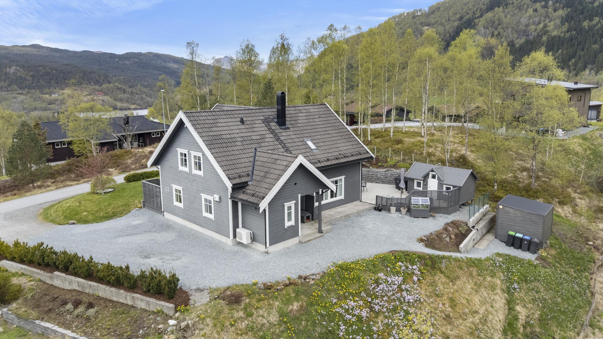 - Nærmeste nabo tomt er bemerket til friområde - 