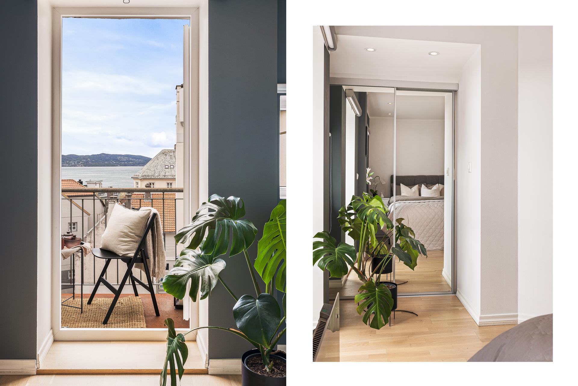 Rommet er videre utstyrt med en innebygget garderobe med speilskyvedører. 