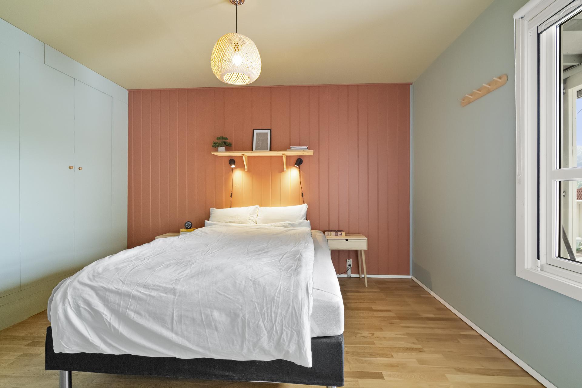 - Soverom 2 har innebygd garderobe - 