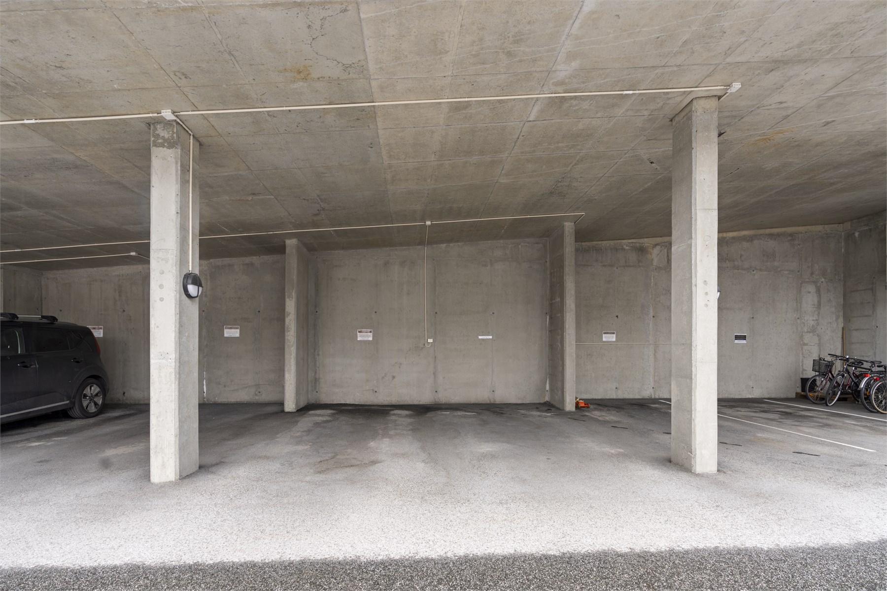 - Andelen har tilhørende carport - 