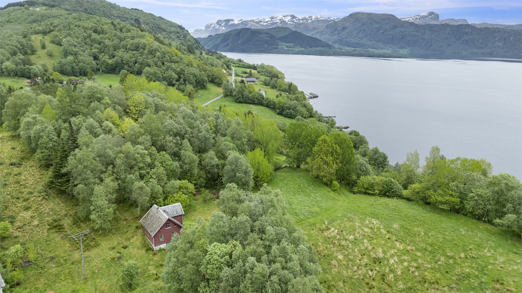 - Nydelig beliggenhet i nærheten av Førdefjorden - 
