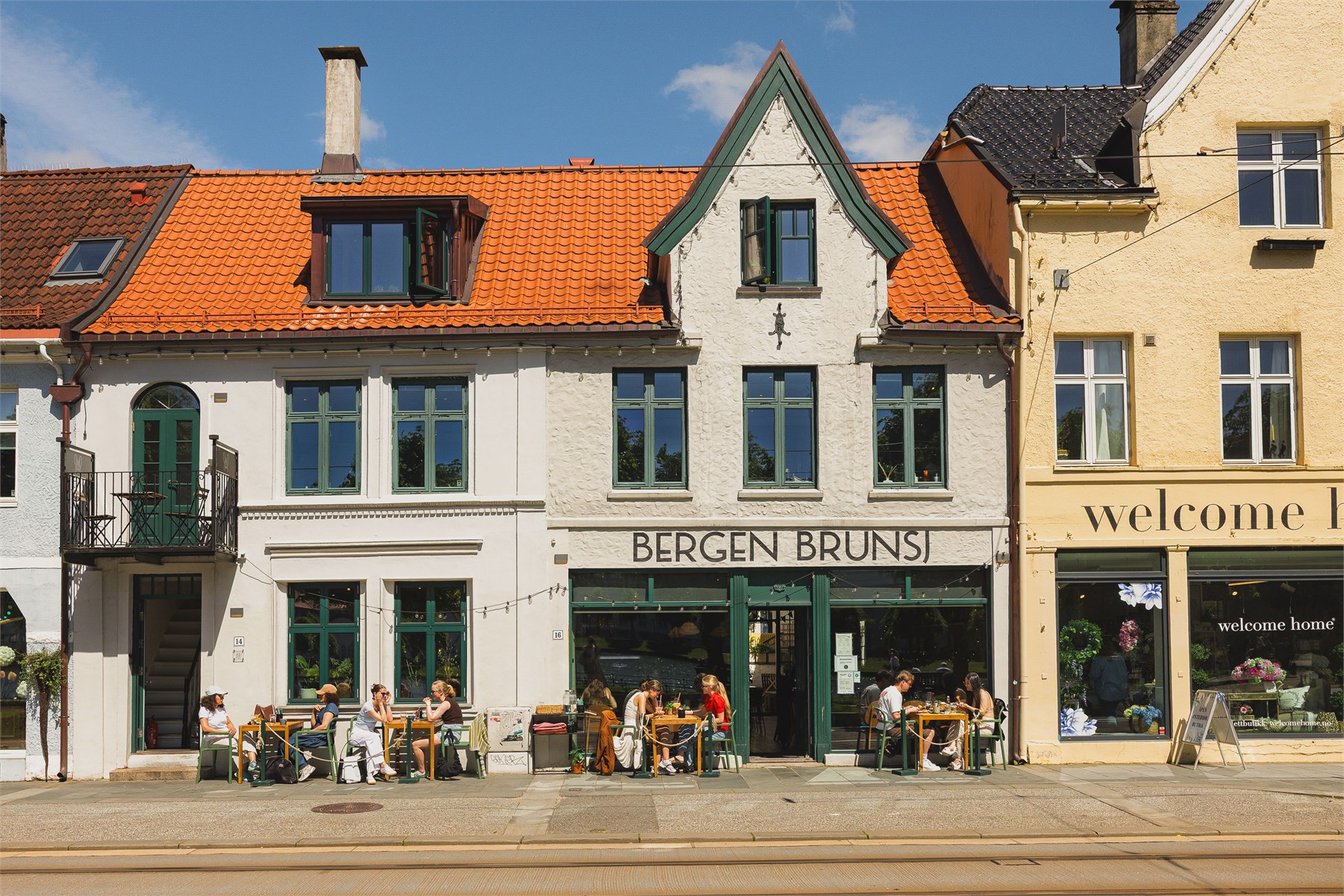 Med Bergen Brunsj i nærområdet er veien kort til en smakfull start på dagen, enten du ønsker kaffe, brunsj eller en sosial lunsj med venner.