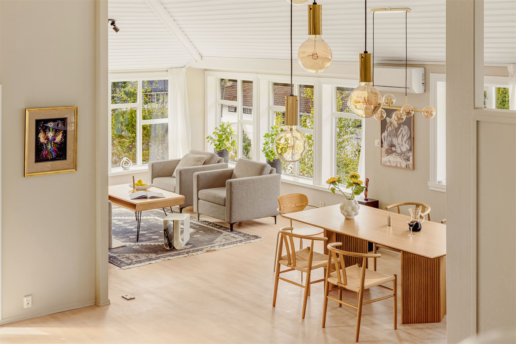 Boligen har balansert ventilasjon med varmegjenvinning fra 2021 som bidrar til et behagelig inneklima.