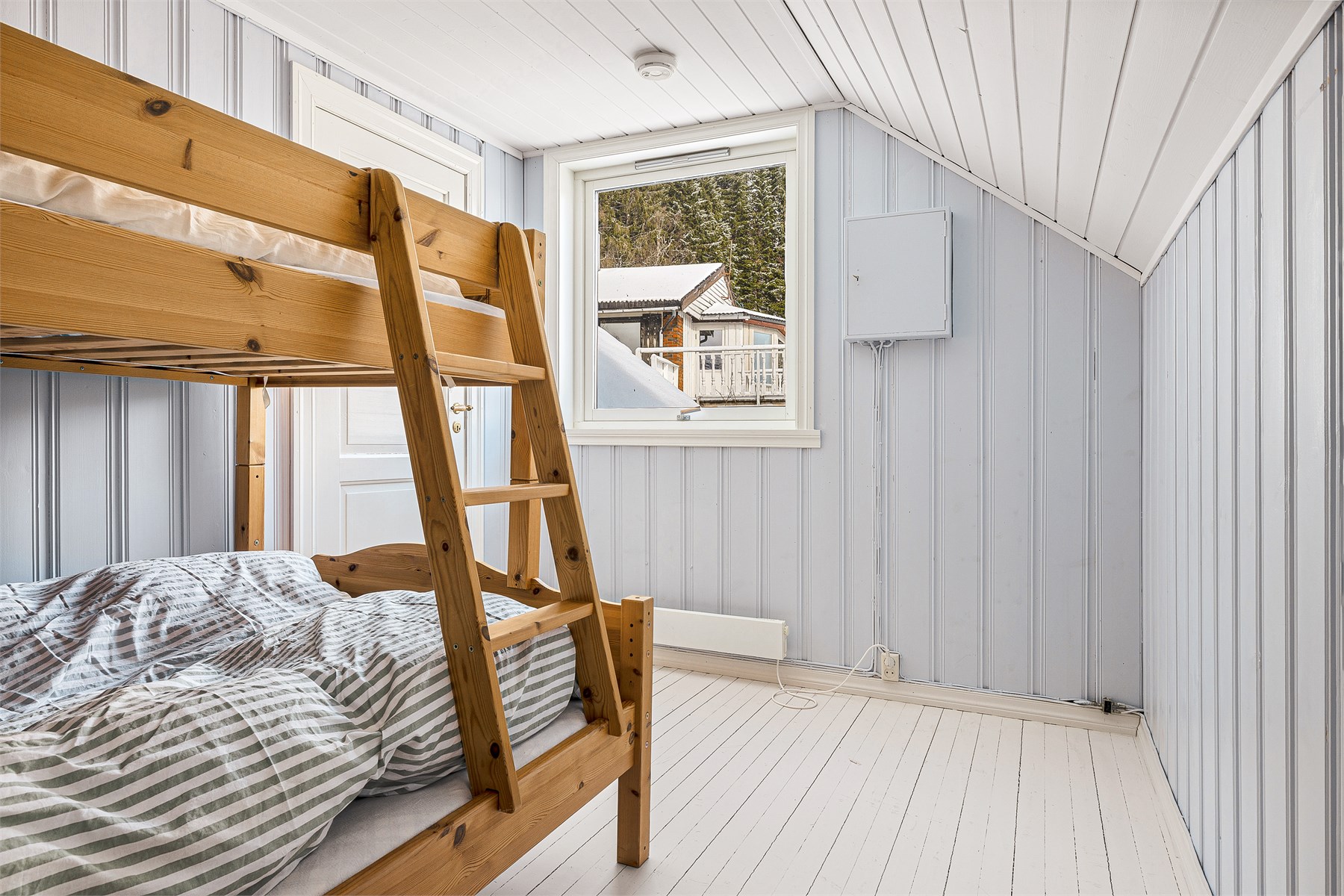 Soverommet er i dag innredet med en køyeseng.
