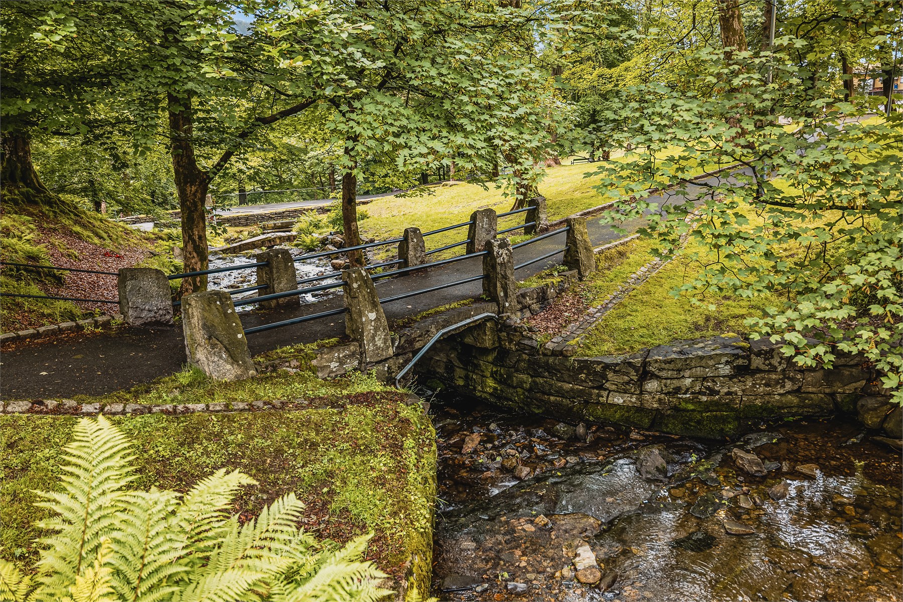 Christieparken er et populært grøntområde i nærområdet og fungerer som en naturlig møteplass for både store og små. Her finner man fine turstier, grøntarealer og gode muligheter for lek, rekreasjon og hyggelige utendørsaktiviteter gjennom hele året.