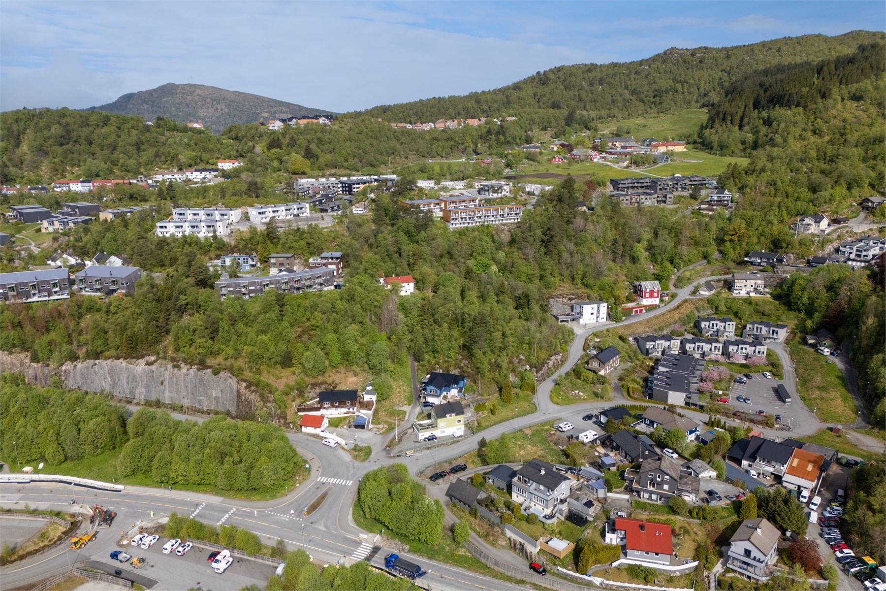 Bnr 367 utgjør 705,3 kvm og bnr 368 utgjør 794,8 kvm, samlet ca 1500 kvm. 
