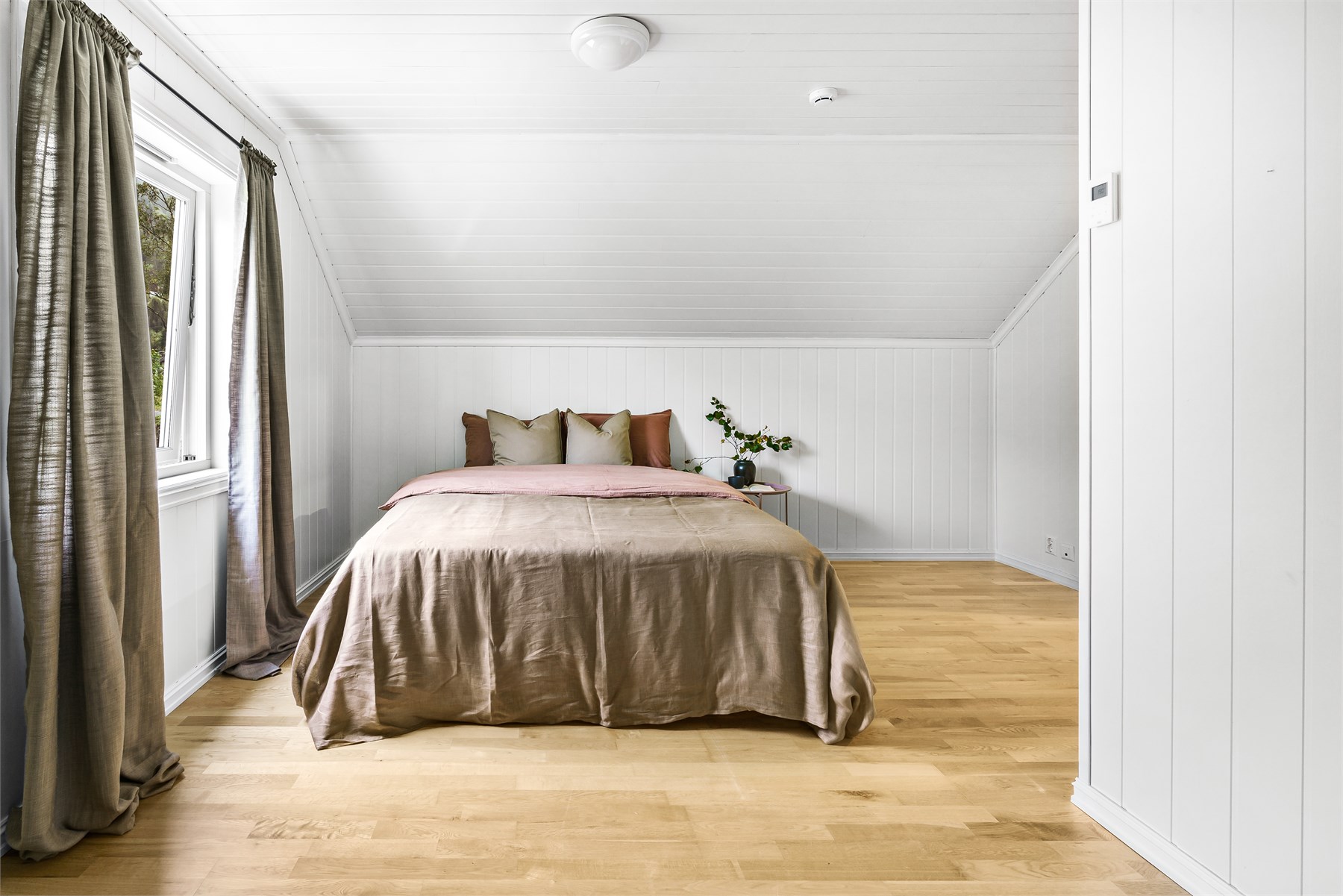 - Dette rommet passer også perfekt til loftstue om det er behov for det -