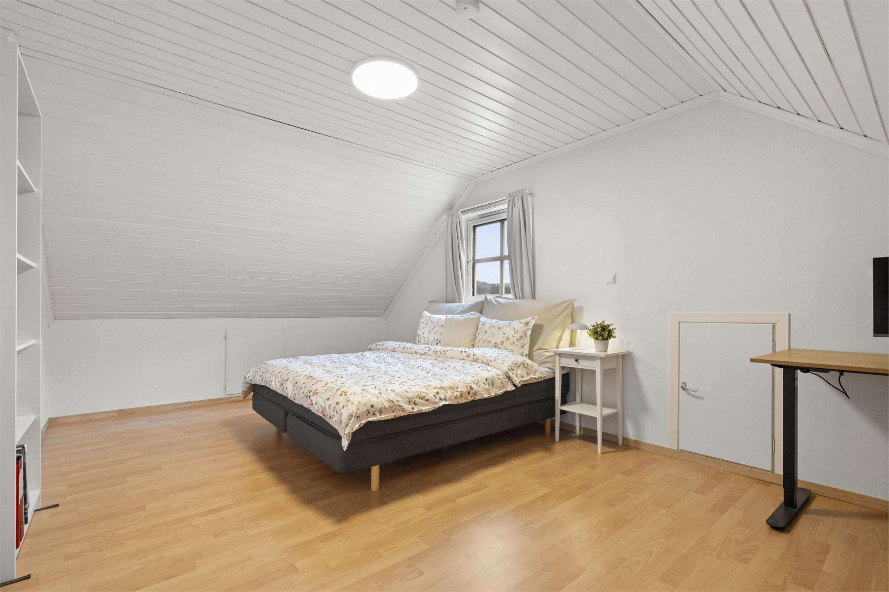 - Det største soverommet måler ca 24m2 - 
