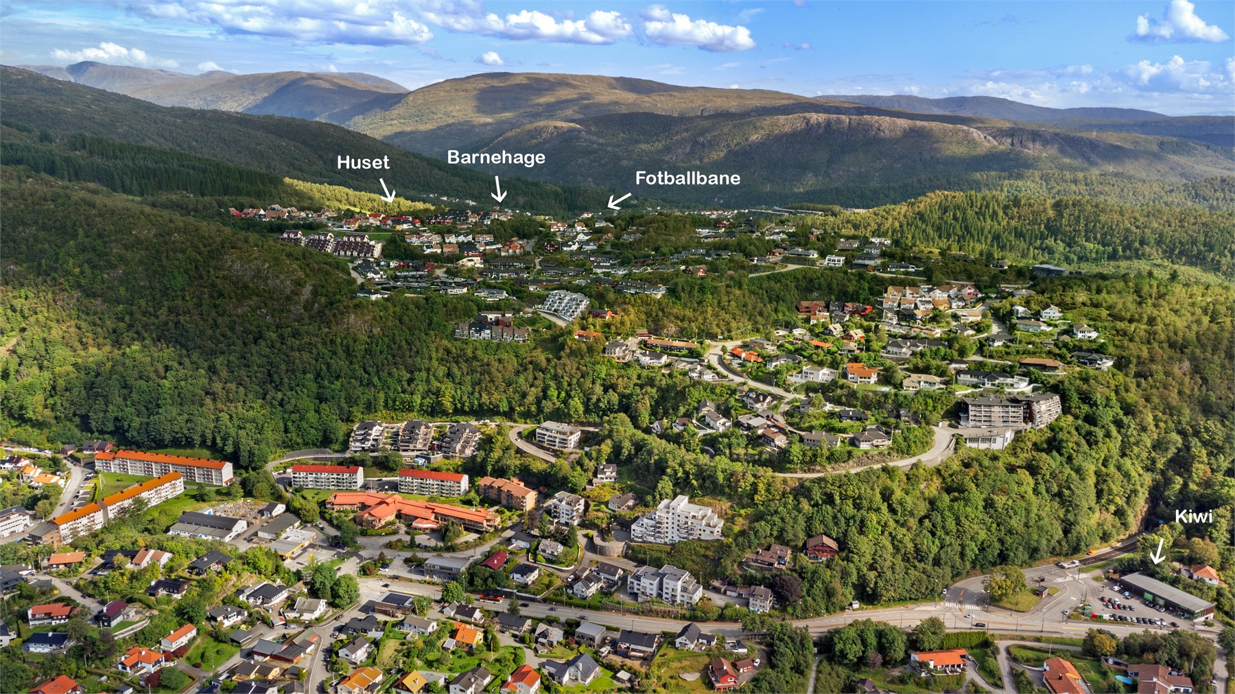 Her bor du høyt og fritt med grønne omgivelser og kort vei til noen av Bergens flotteste turområder.