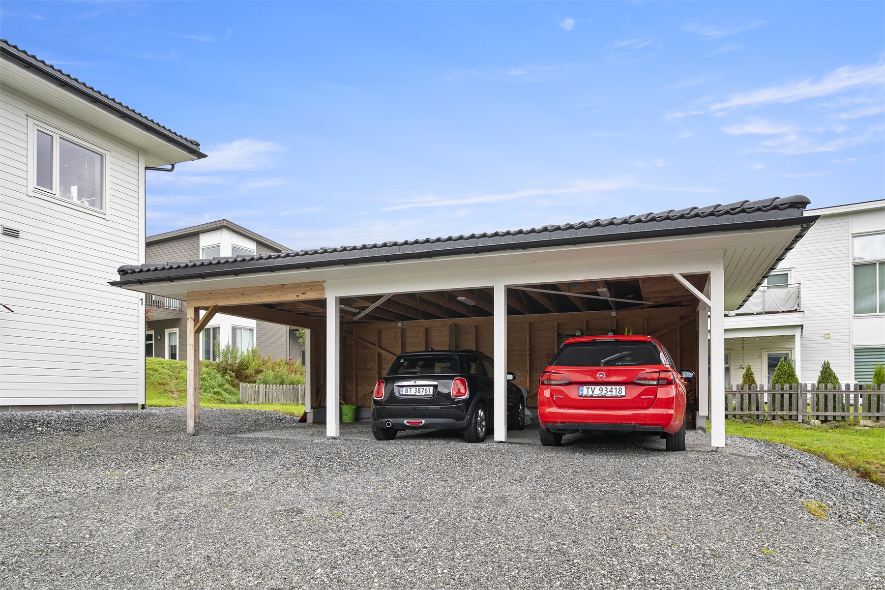 - Carport tilhørende seksjonen - 