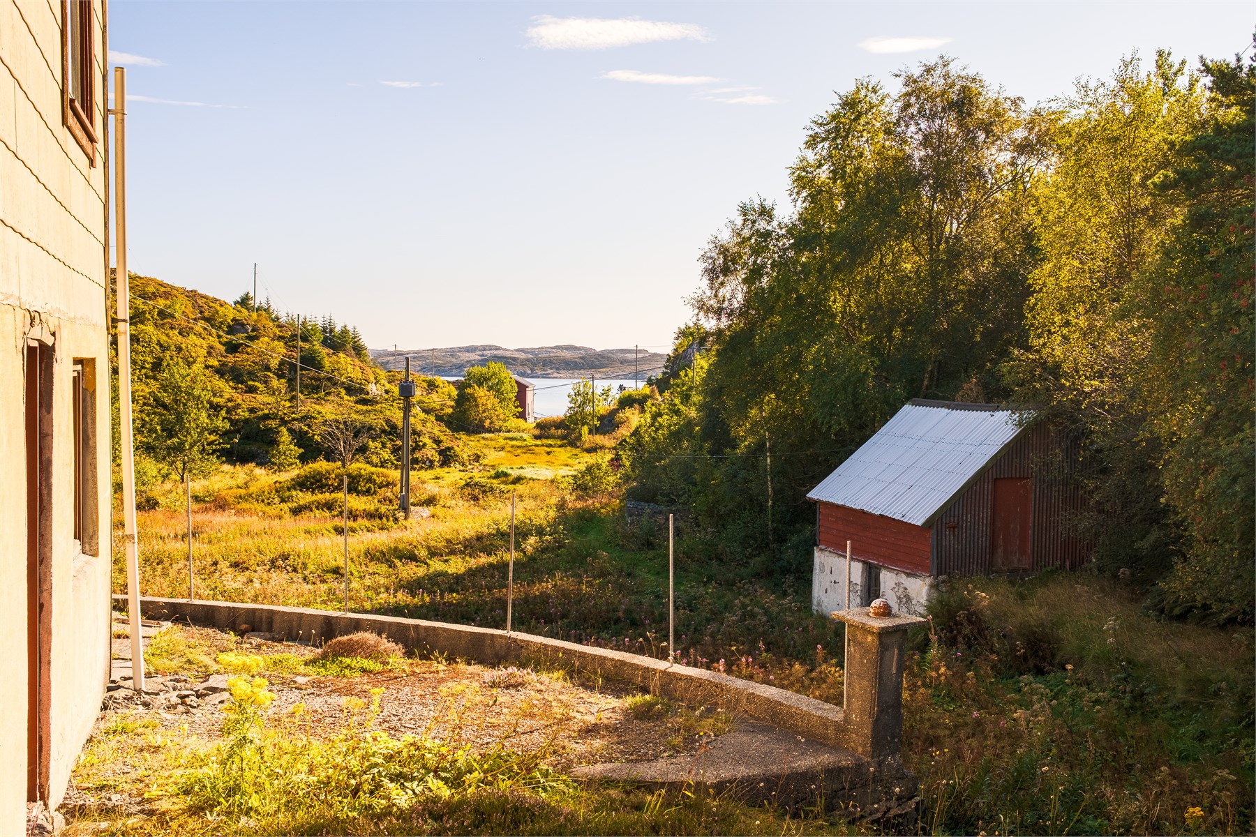 En sjelden kombinasjon av store arealer, sjø og skjermet beliggenhet.