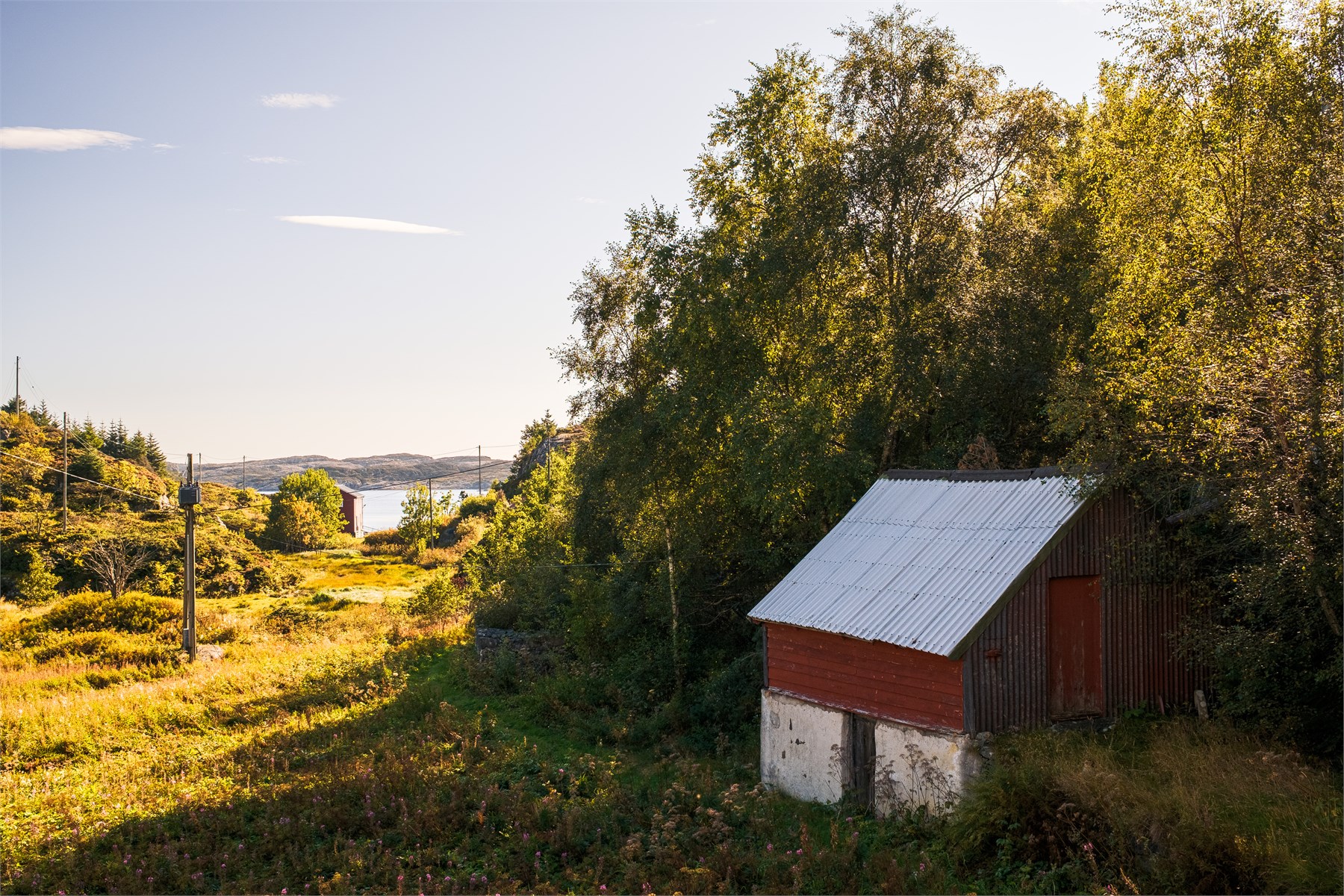 Vakre naturomgivelser inviterer til lange sommerdager.