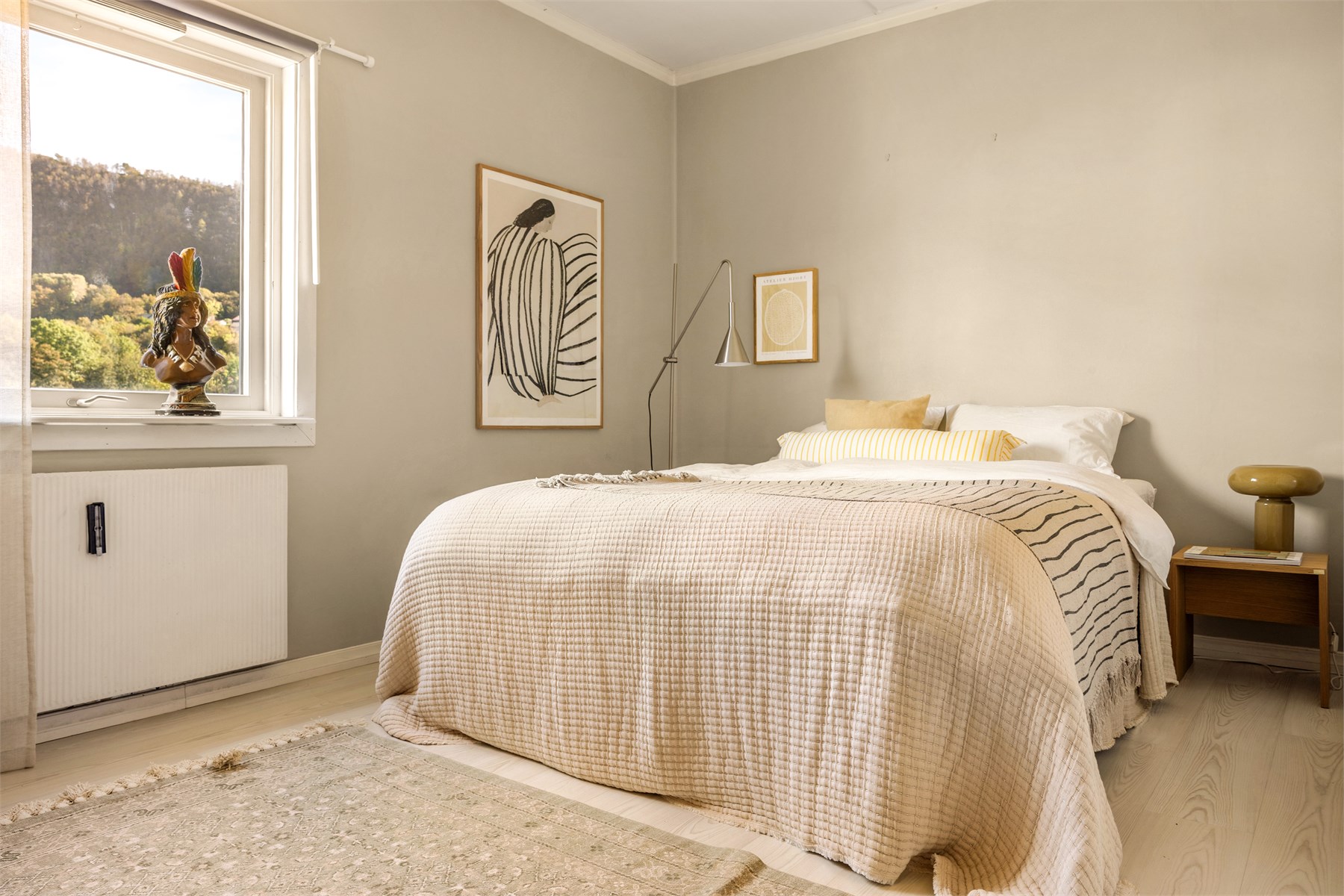 Leiligheten har 3 soverom som måler til 14m², 11m² og 6,3m². 