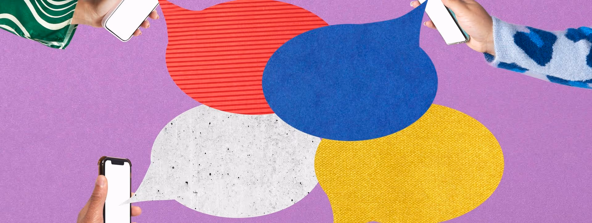 Drei Hände zeigen Smartphones mit leeren Bildschirmen, umgeben von bunten Sprechblasen vor lila Hintergrund.