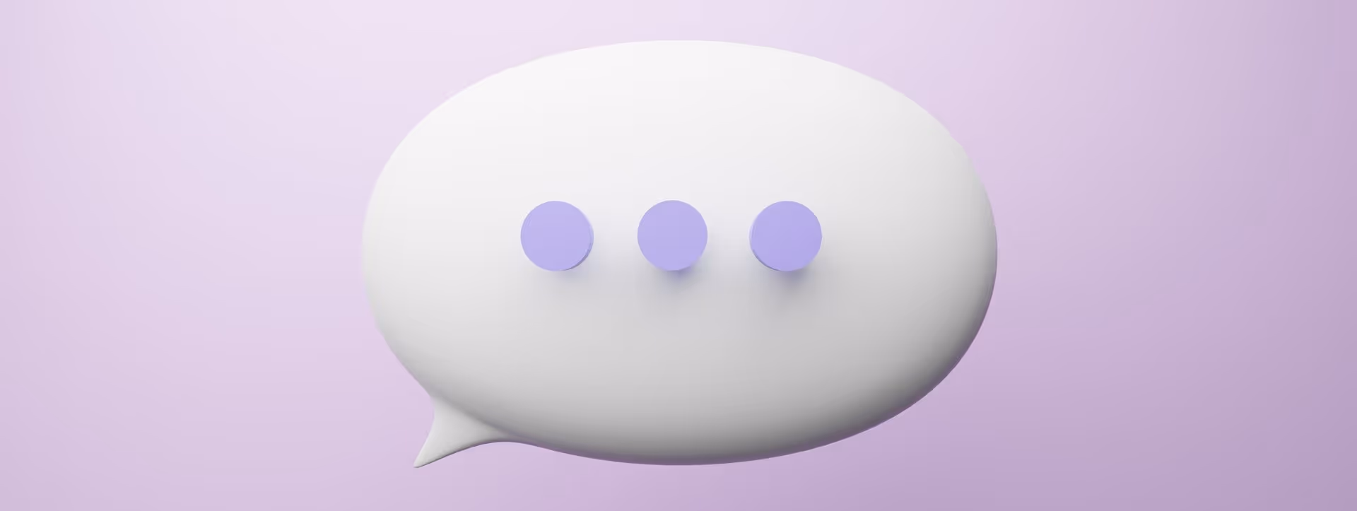Weiße Sprechblase mit drei lilafarbenen Punkten auf hellviolettem Hintergrund.
