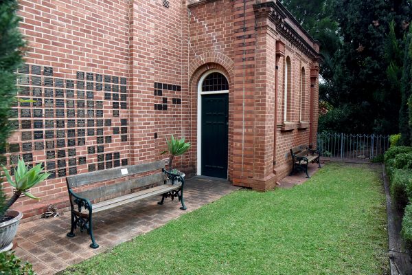 image of church congregation