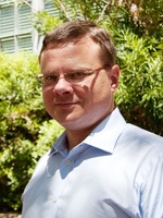 Dr. Leigh Linden. Photo from University of Texas at Austin