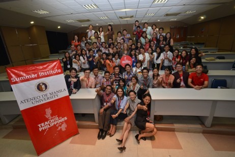 Wendy Kopp with the 2013 Cohort