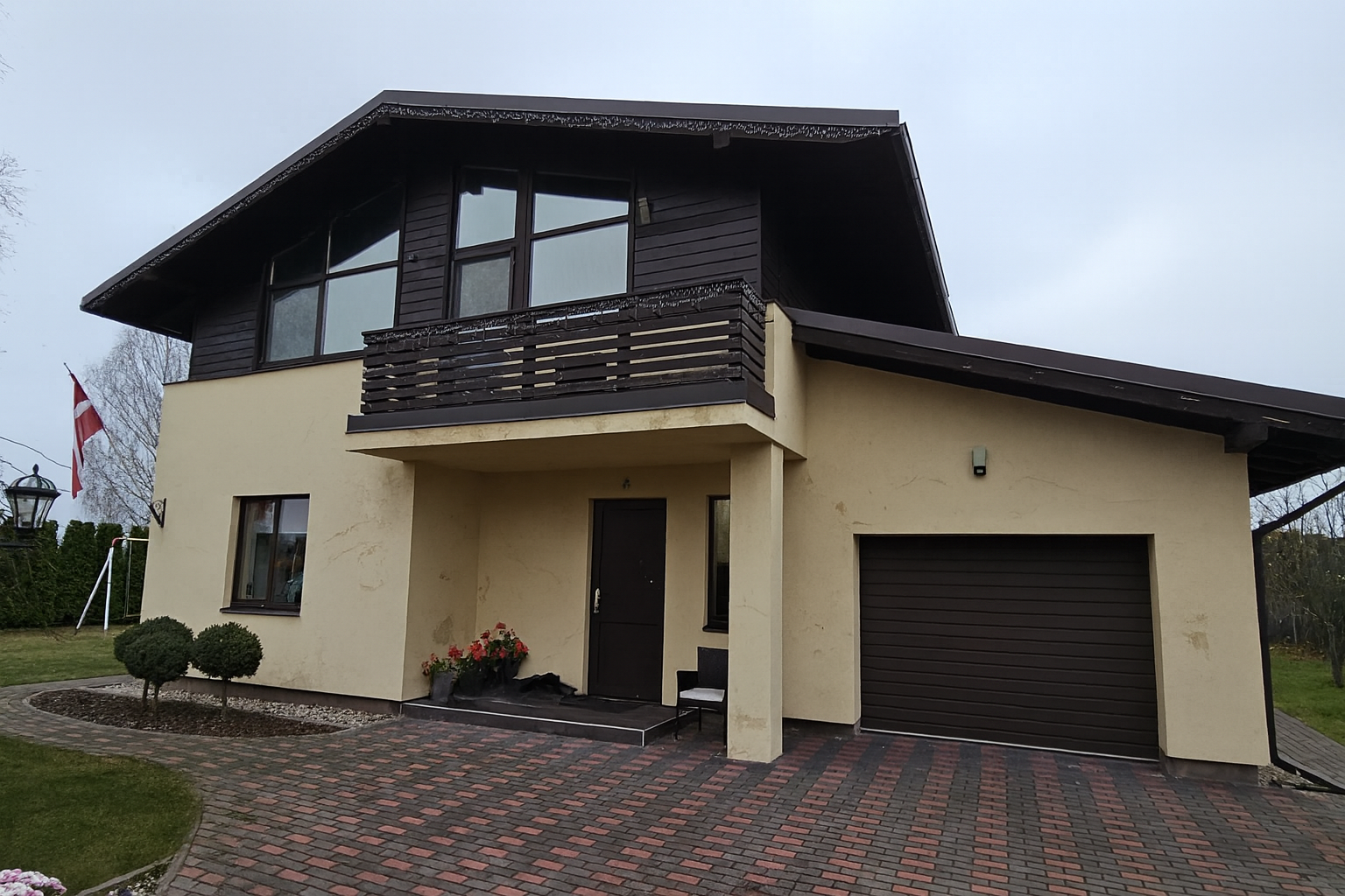 image of jewelry craftsmanship