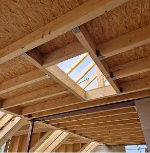 Dachstuhl aus Holz im Neubau – Statik, Detailplanung und Tragwerksplanung
