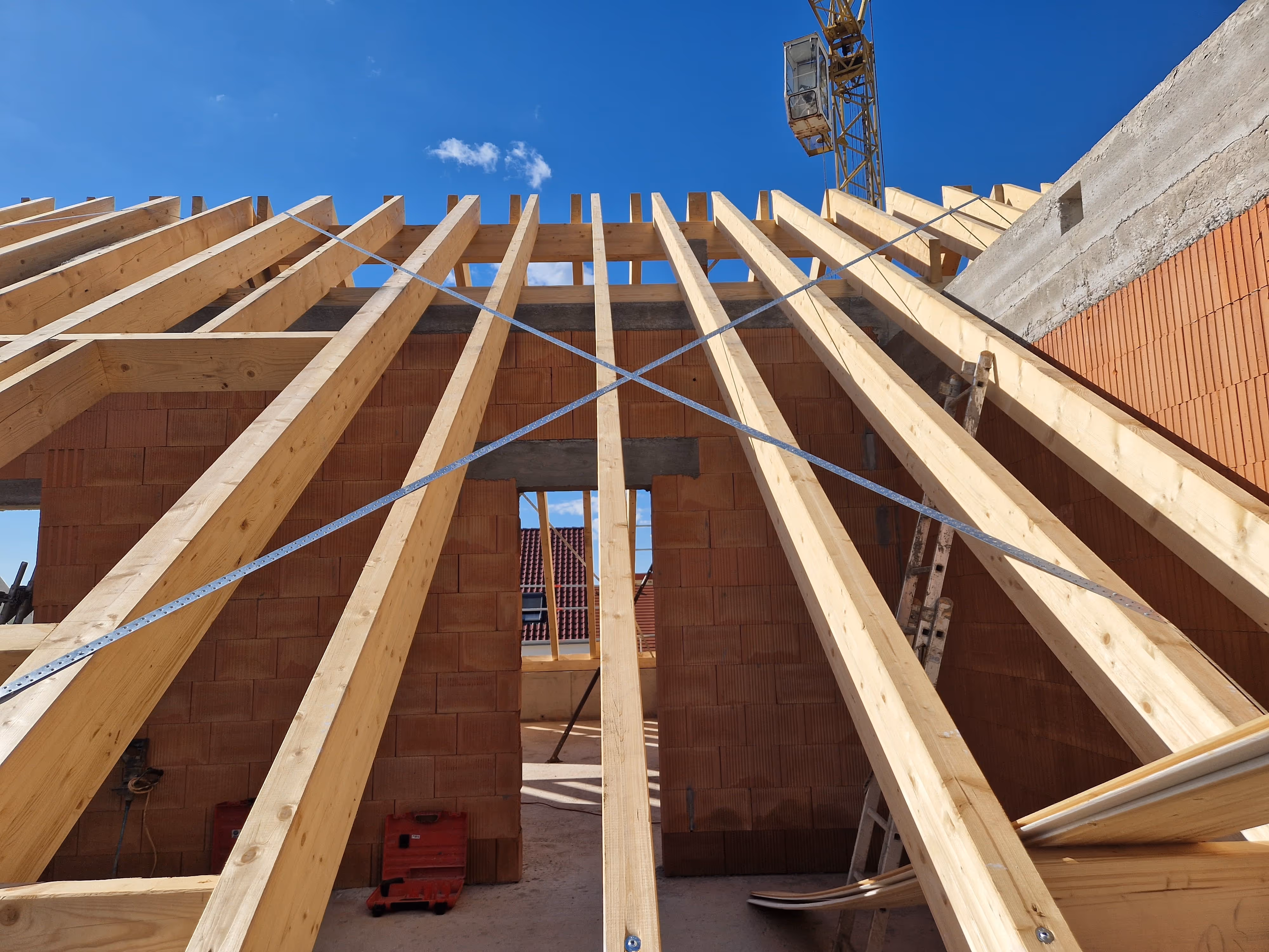 Dachkonstruktion im Rohbau – statische Berechnung und Detailplanung für Neubau oder Bestand