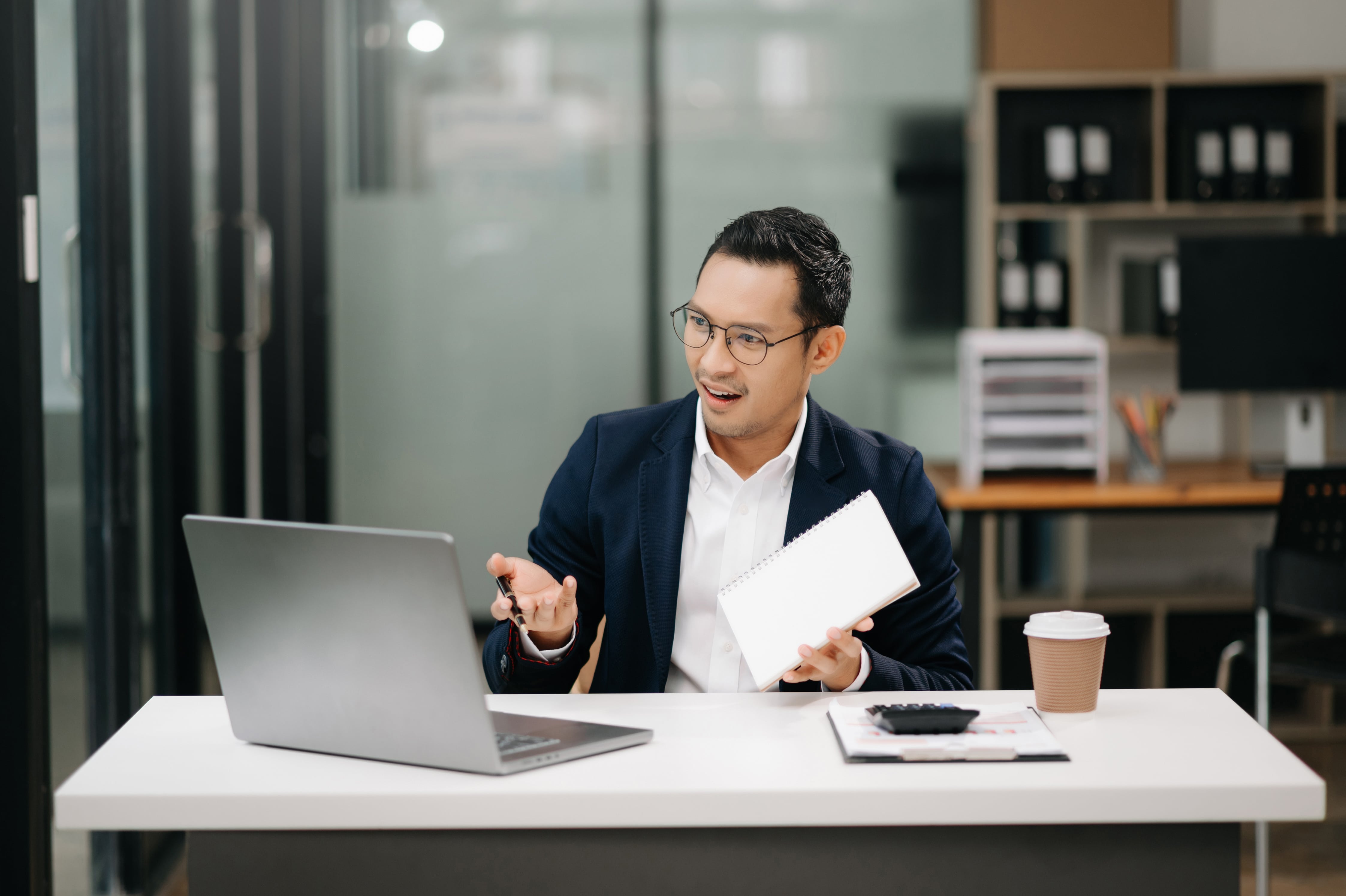 Lawyer helping client with legal retainer agreement