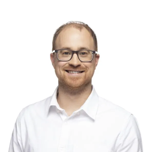 Porträt von Roman Schlitt, Mitarbeiter im Verkaufsteam.