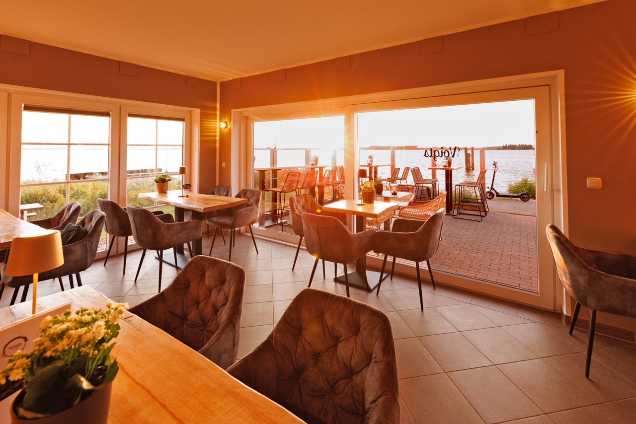 image of a consulting setup