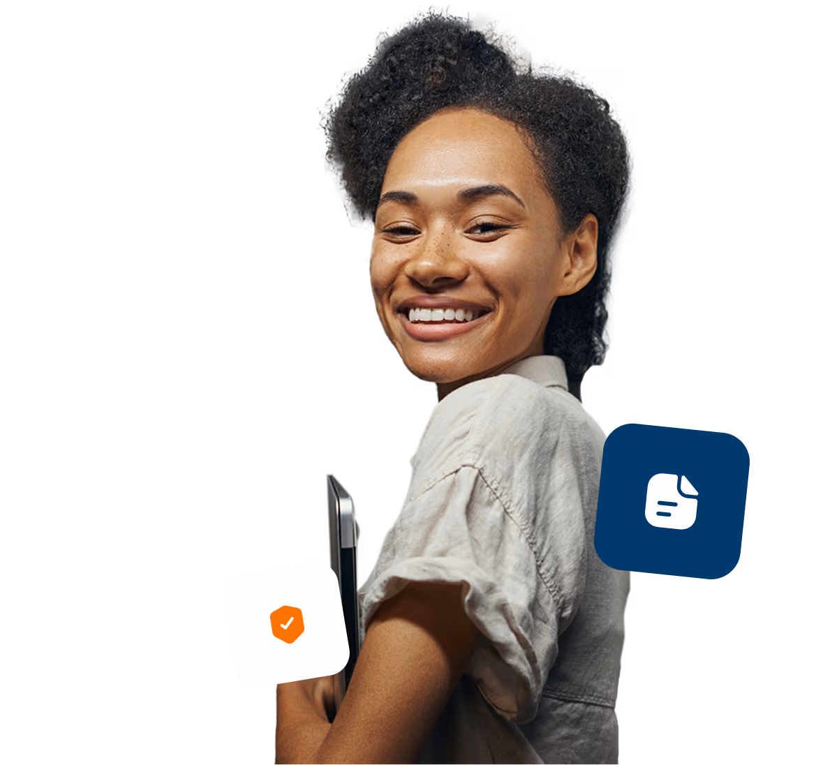 Jeune femme souriante tenant un ordinateur portable avec des icônes flottantes autour.