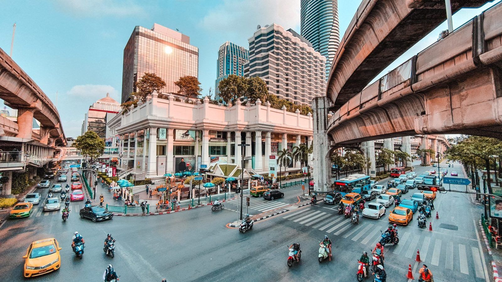 Most popular streets in Bangkok that are totally walkable