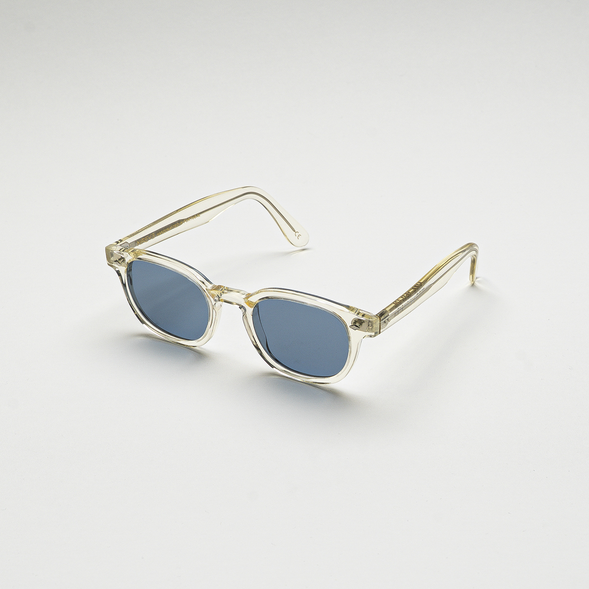 Mireye sunglasses product photography with minimalist background