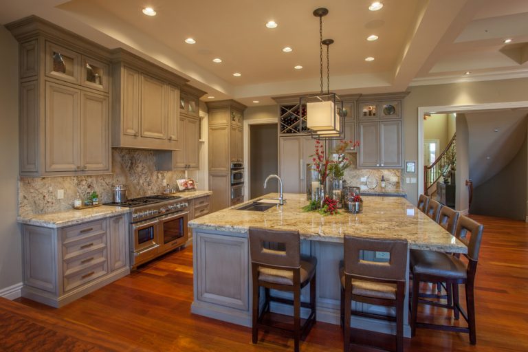 <subject>[background image] image of office building exterior (for a mobility and transportation)</subject>