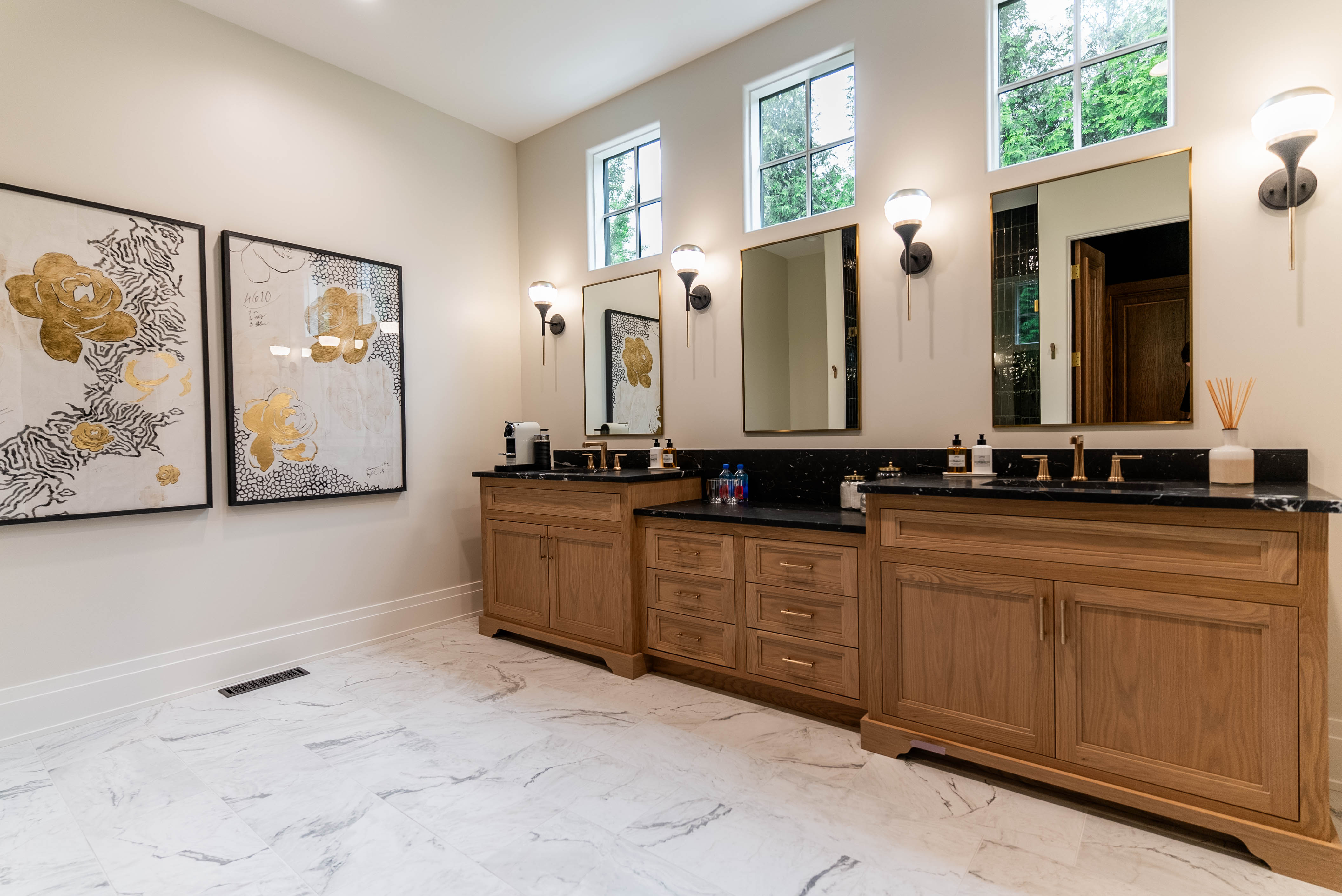 <subject>[background image] image of office building exterior (for a mobility and transportation)</subject>