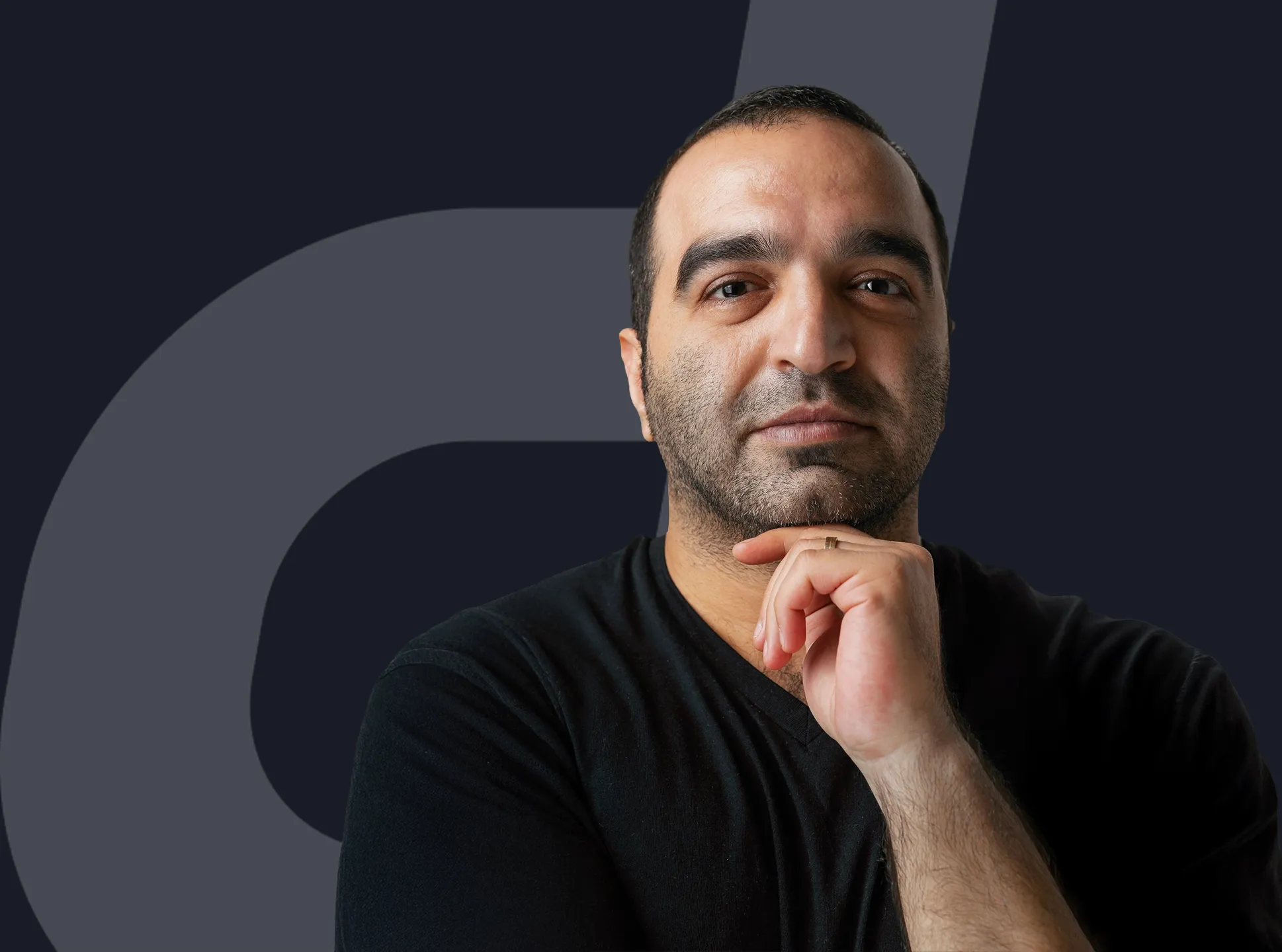 Manaf Zaitoun, fintech content strategist with 15+ years of journalism experience