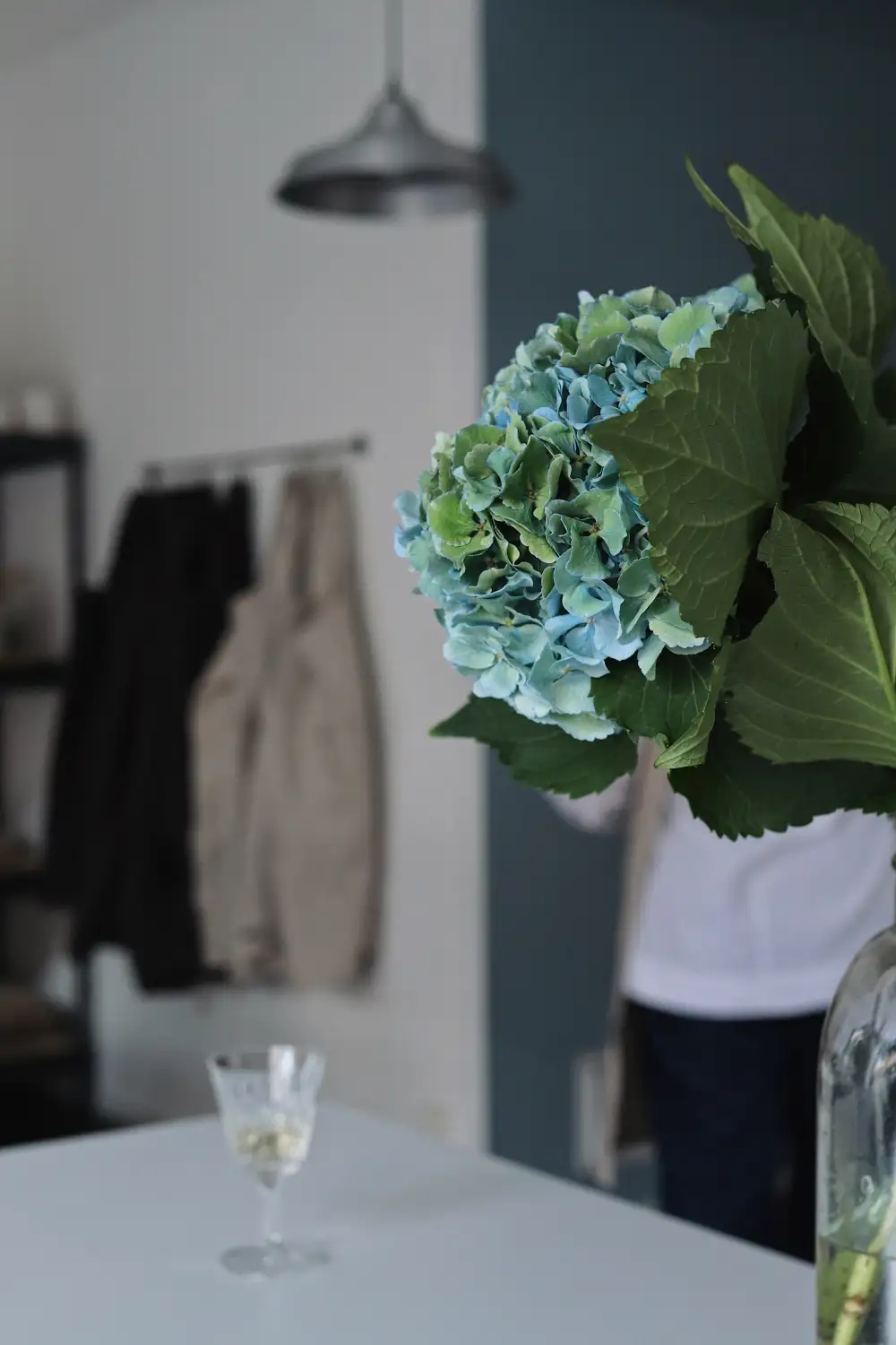 Kukkia kristallivaasissa