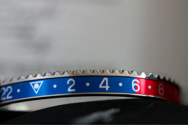 Bracelet Speedometer Dual Time Classic Bleu/Rouge - Style Rolex en Acier Inoxydable