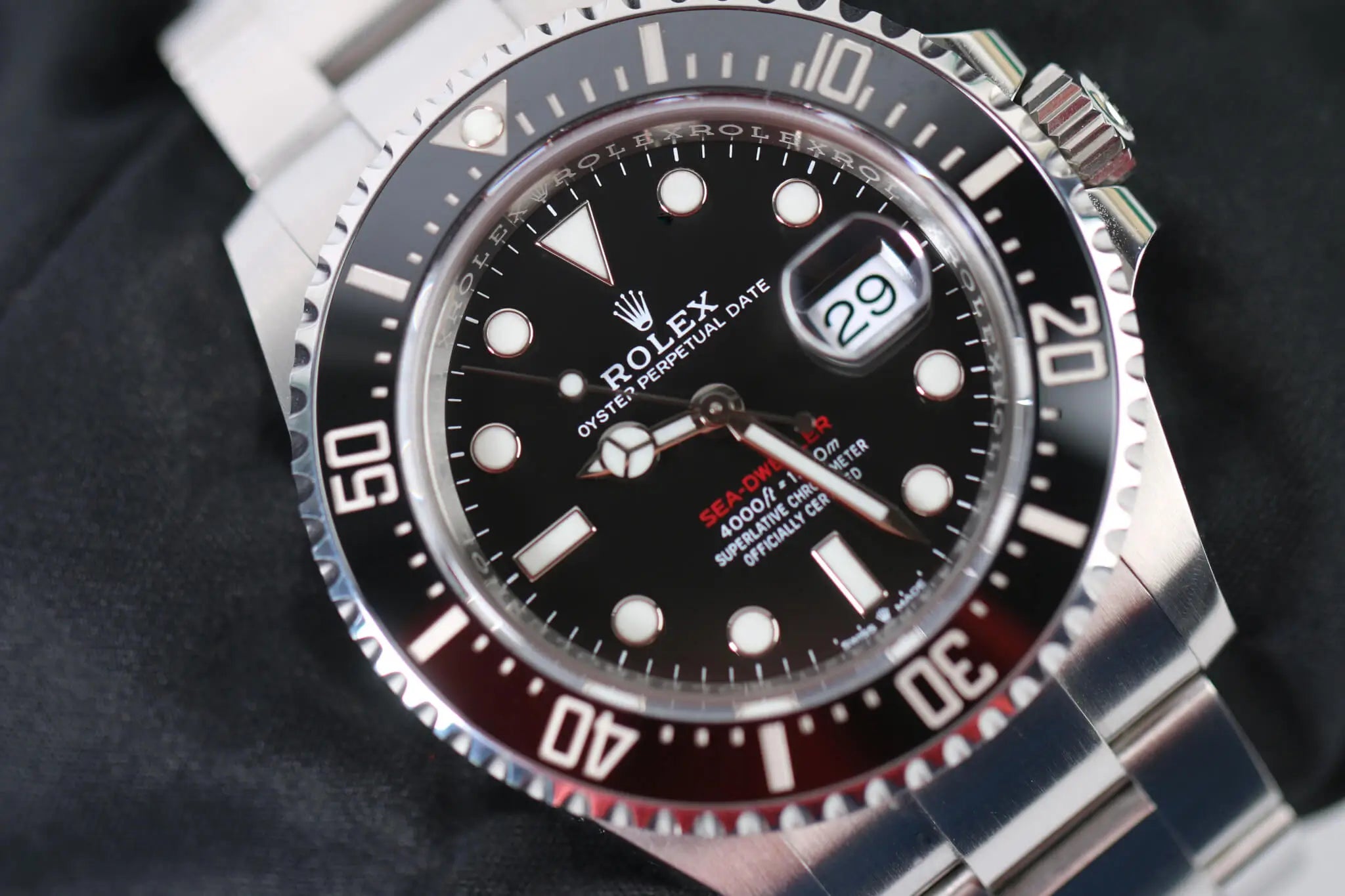 Rolex Sea-Dweller 126600 red line full set