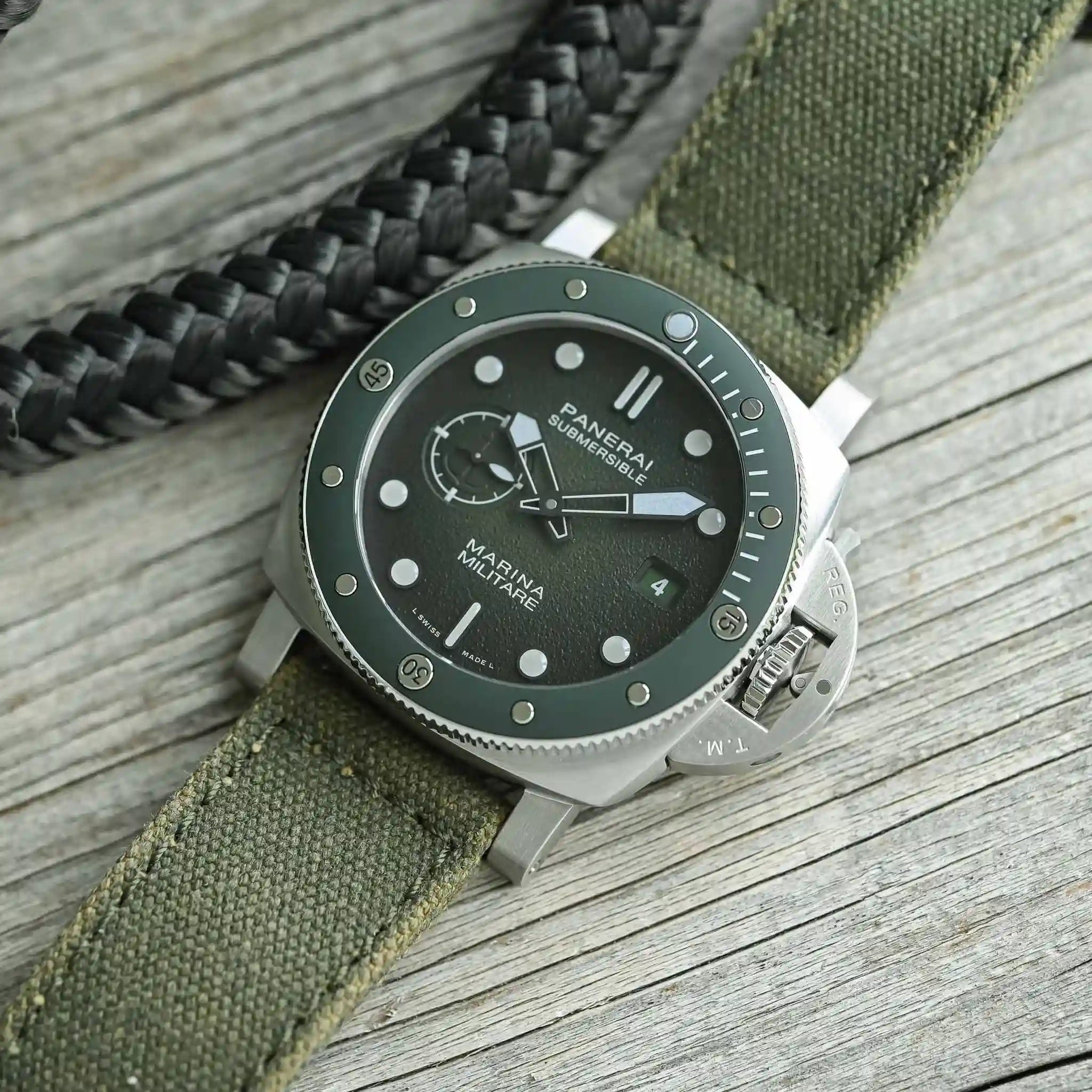 Panerai Submersible Marina Militare PAM01697 44mm Full set 2025