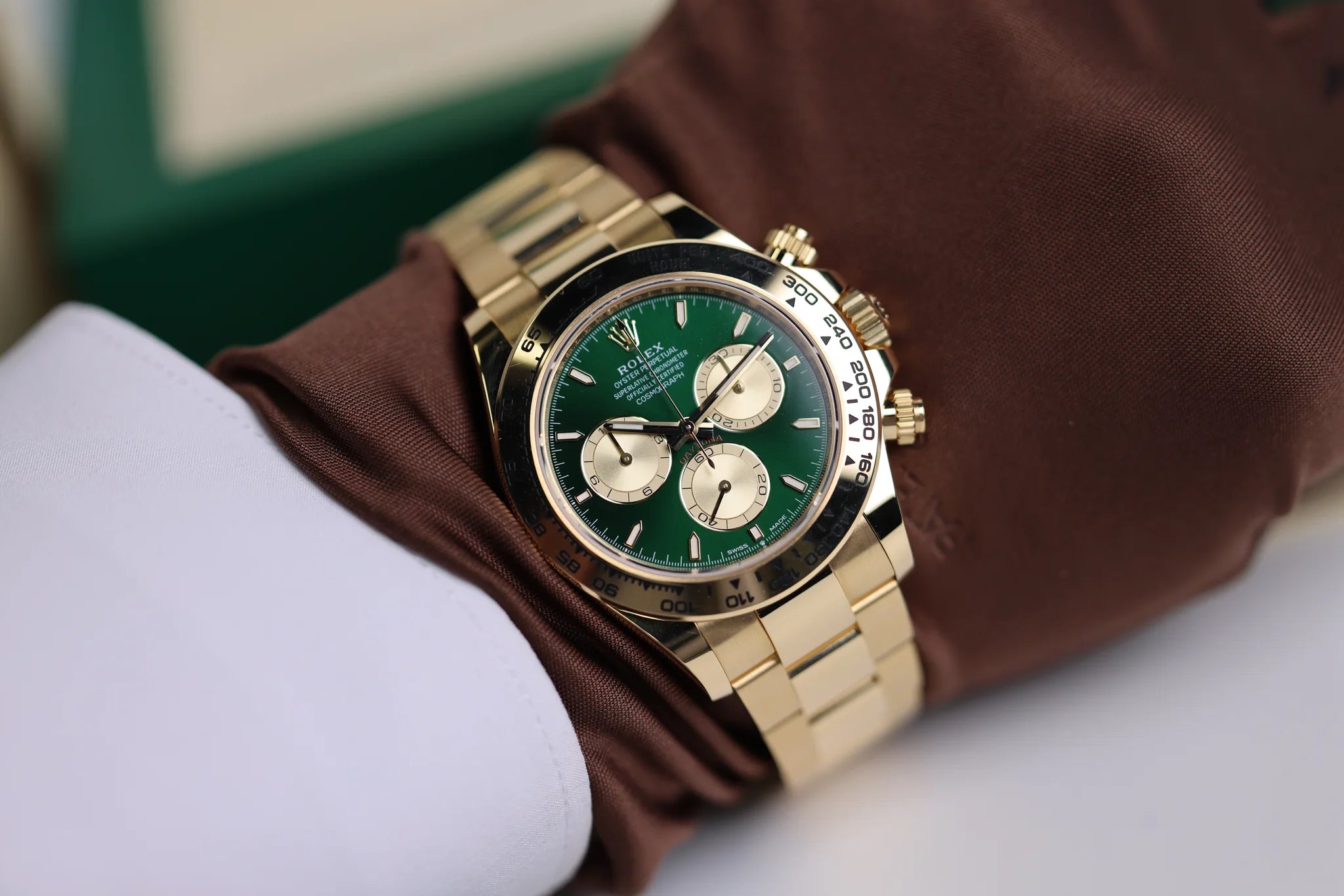 Rolex Daytona 126508 Green Full set 2025 New