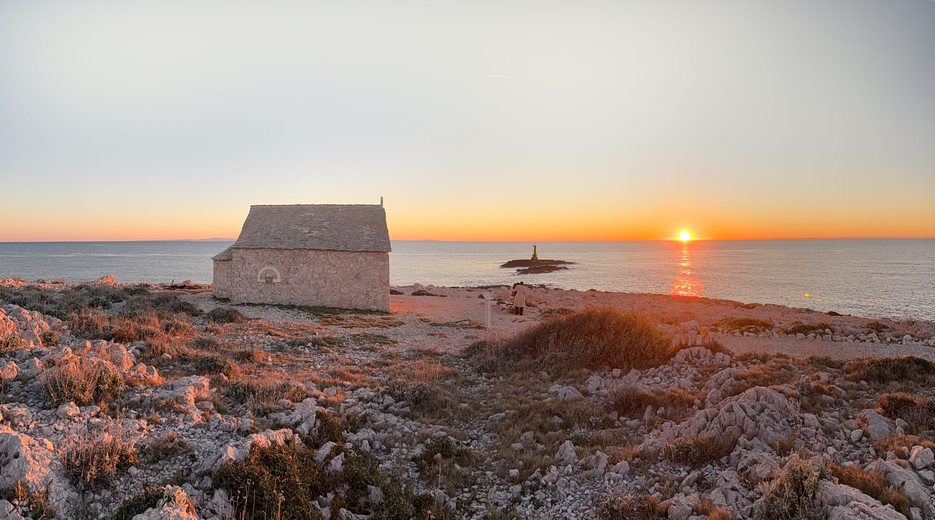 Landschaft mit Sonnenuntergang