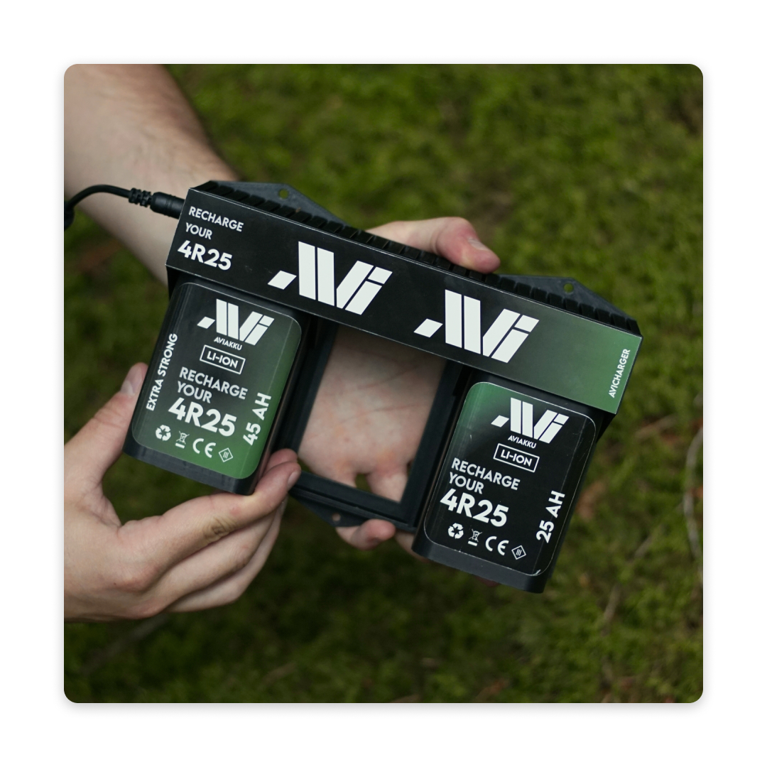 AVIcharger – Ladegerät für AVIAkku 4R25 3,6V Li-Ion, Preis 89,99 €.