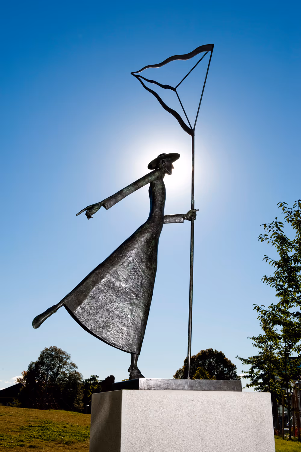 Den magre i prestekjole med fuglekongens nett