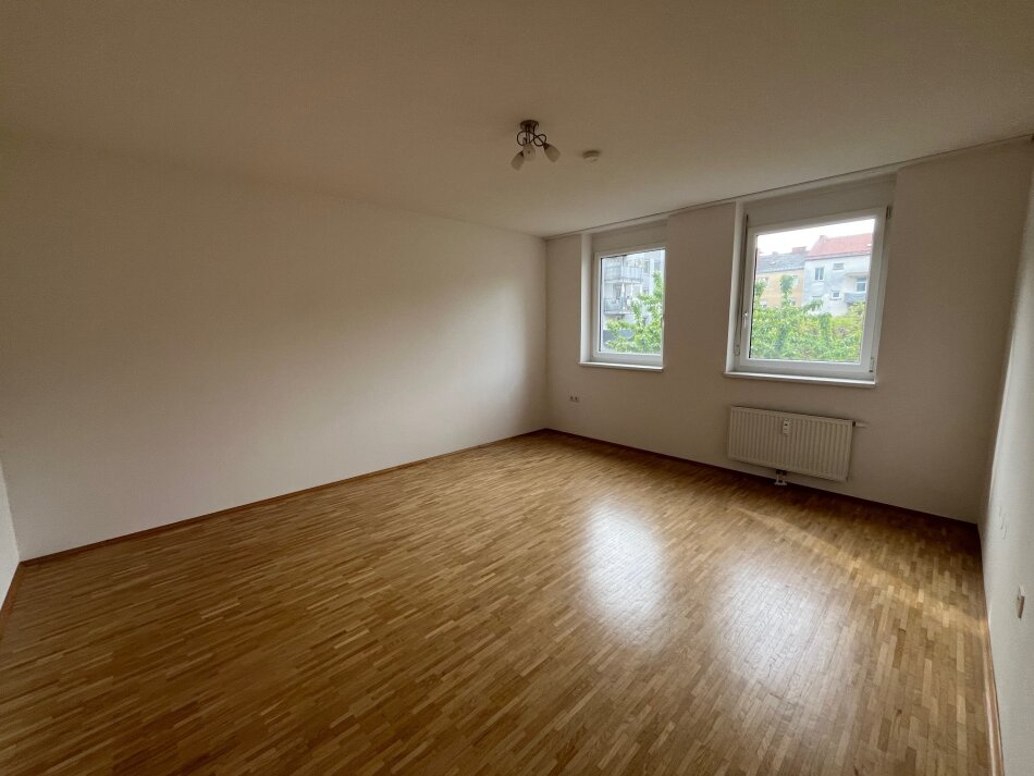Graz-Lend: 2 MONATE MIETFREI!! Leistbare, großzügige 2-Zimmer-Wohnung mit separater Wohnküche und sonniger Innenhofterrasse!