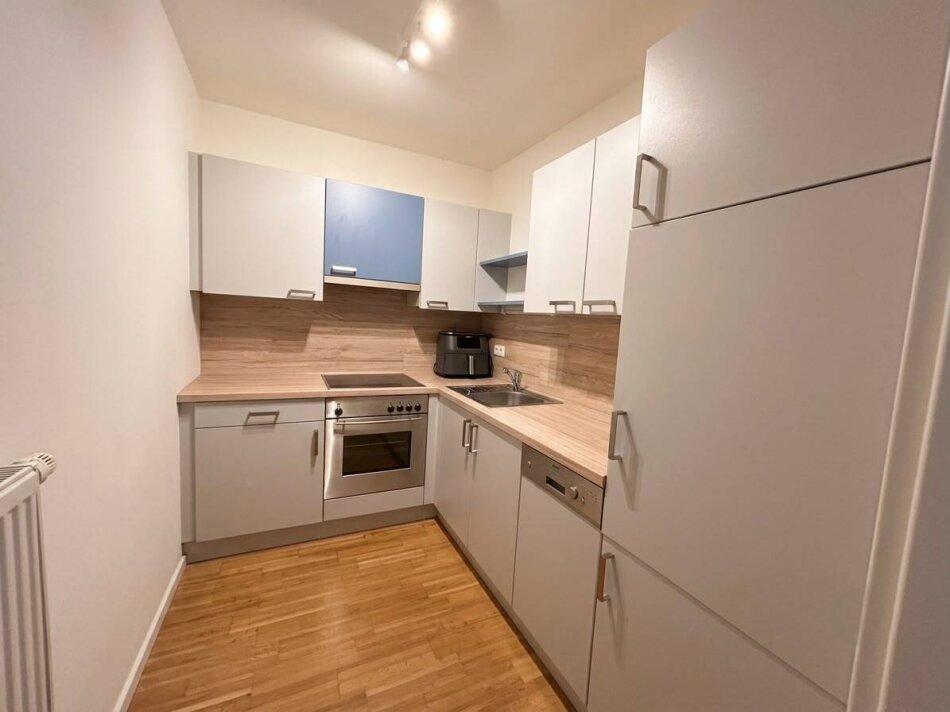 Zentrale Grazer Innenstadtlage: Sichere Rendite ab dem ersten Tag – vermietete 2-Zimmer-Wohnung mit Balkon und voll ausgestatteter Küche!
