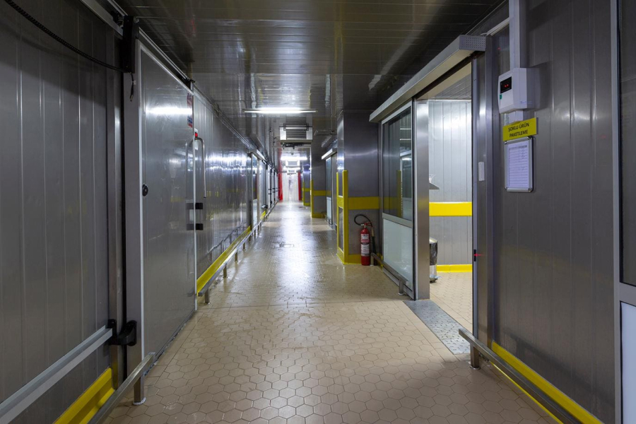 image of kitchen during service (for a fine dining restaurant)