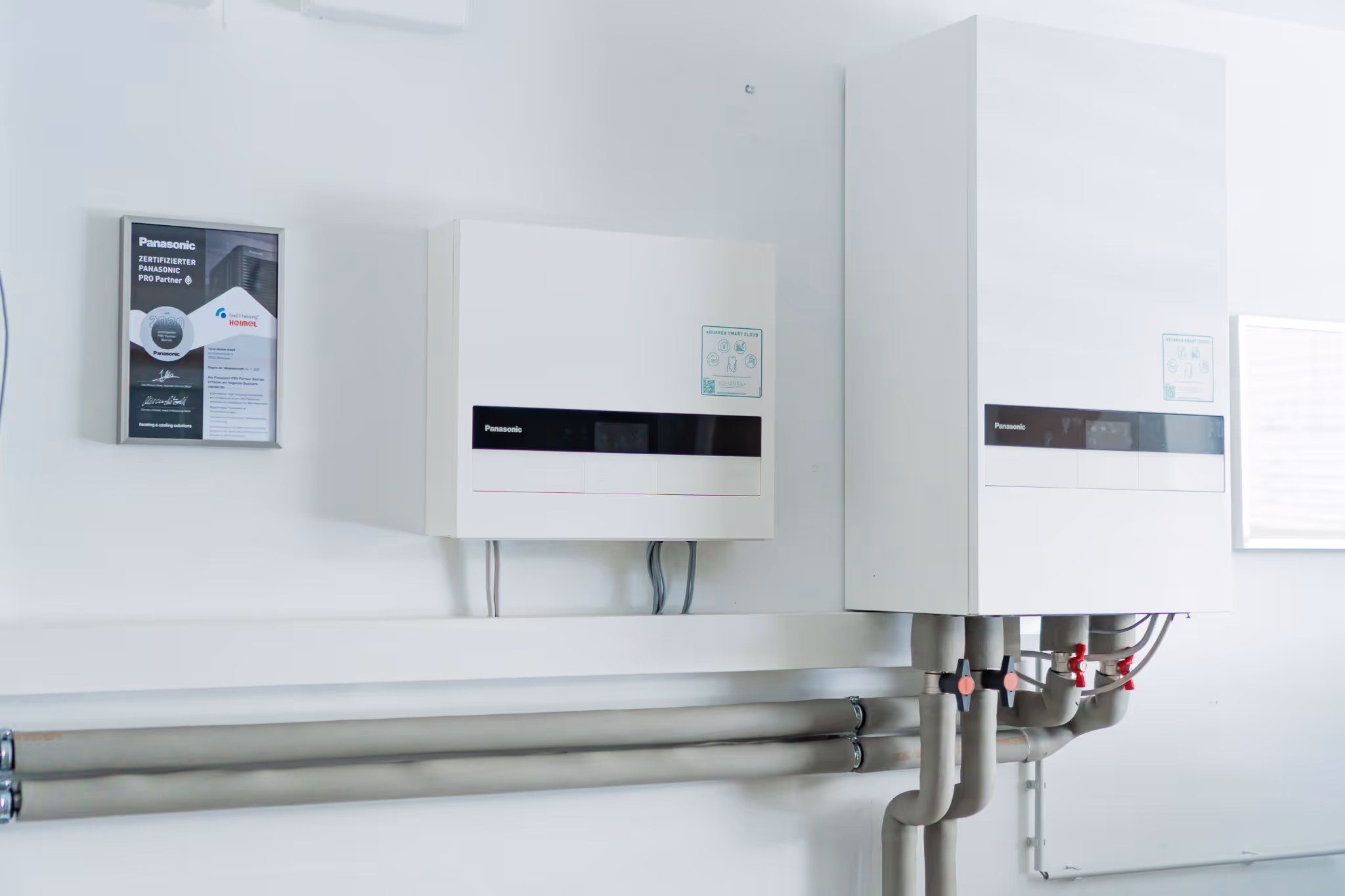 Panasonic Aquarea Steuergerät Wärmepumpe an der Wand